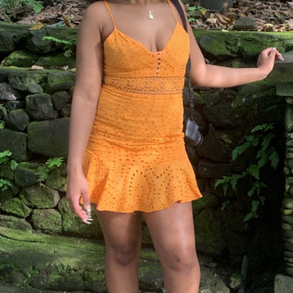 Dress - Picture 3 of 4